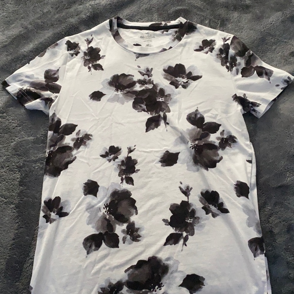 Hollister T-Shirt